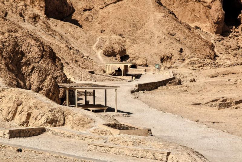 the Valley of the Queens (1)